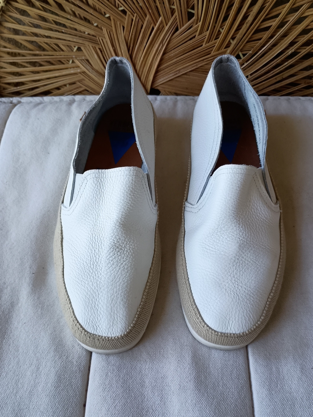Women's White Slip-On Leather Casual Shoes_40